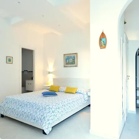 Lusi House Апартаменты Капри