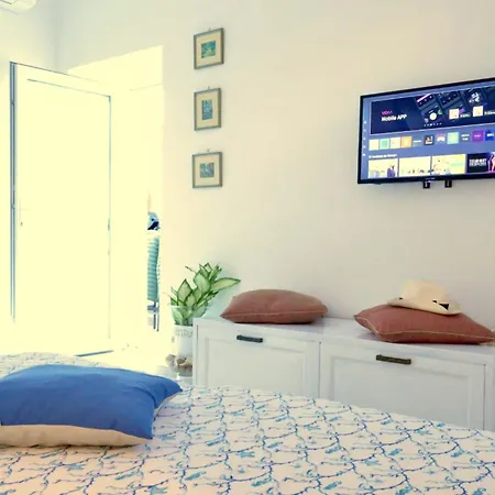 Lusi House דירה *