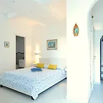 Lusi House Апартаменты Капри