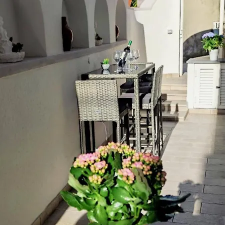 Lusi House Apartamento *